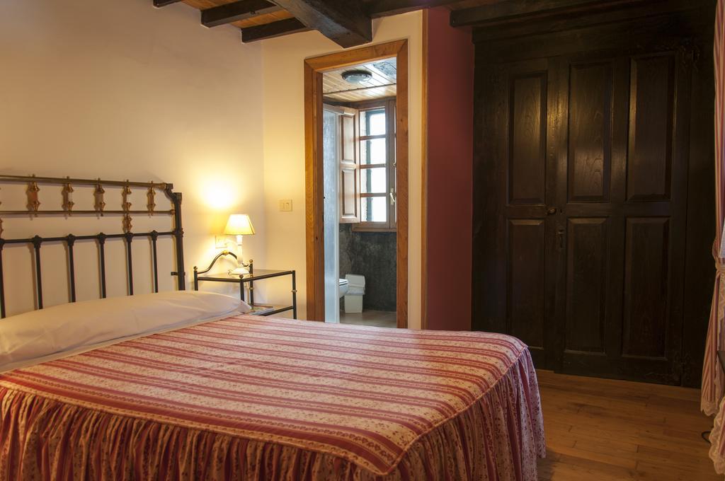 Casa Brandariz Guest House Santa Maria de Arzua ภายนอก รูปภาพ